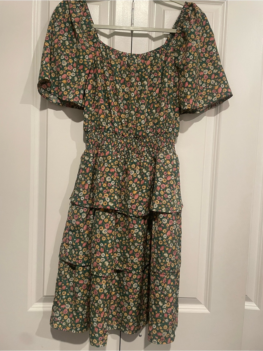Green Floral Tiered Puff-Sleeve Dress
